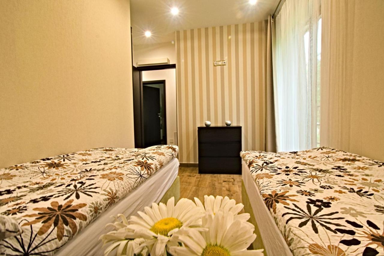 Daisy - Sunny Flowers Apartments Lukecin Exterior foto
