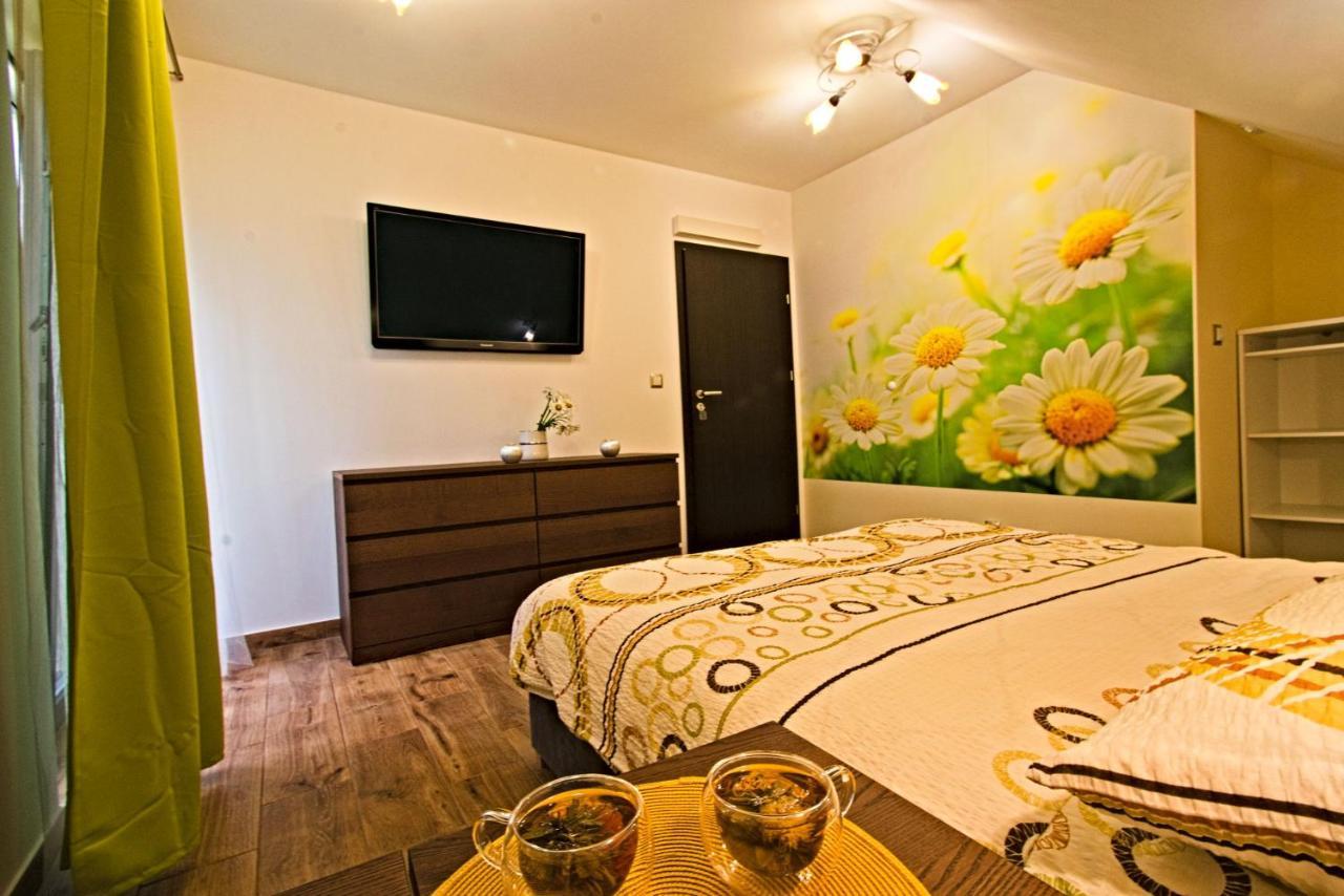 Daisy - Sunny Flowers Apartments Lukecin Exterior foto